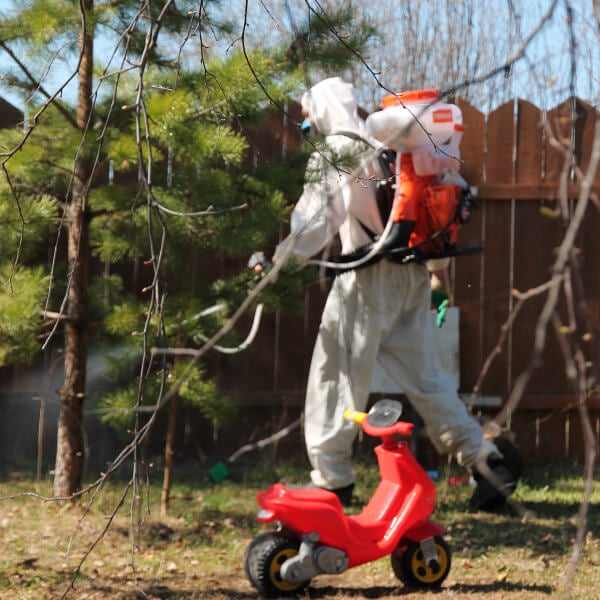 Обработка участка от клещей в Энгельсе?